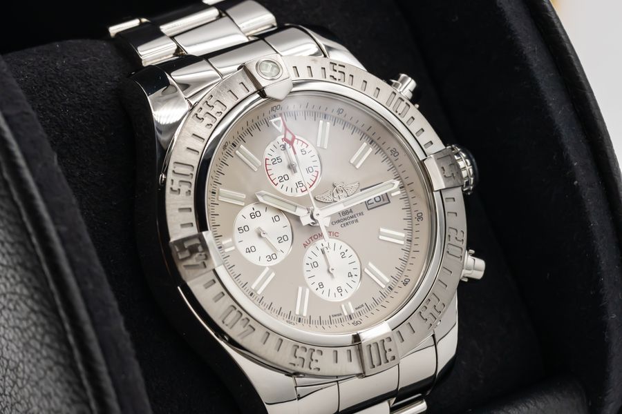 Breitling Super Avenger II A13371